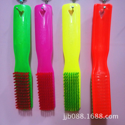 一元價(jià)格背后的長(zhǎng)柄塑料刷全球供應(yīng)鏈探秘 浙江義烏日用百貨脫穎而出的關(guān)鍵